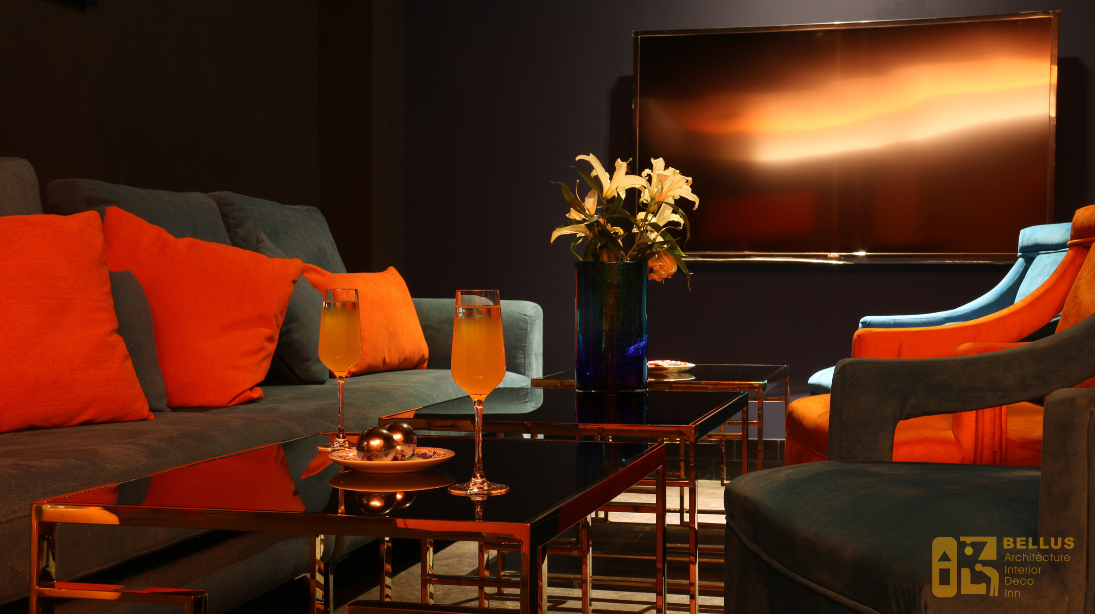 空間藍與橘的色彩交織，為西式飲序空間，塗抹出一幅風格畫。